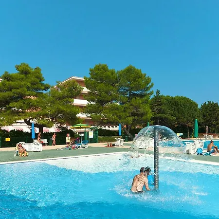 Valbella Beach * ביביונה